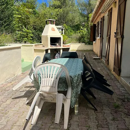 Dom wakacyjny La Maison Des Lutins *
